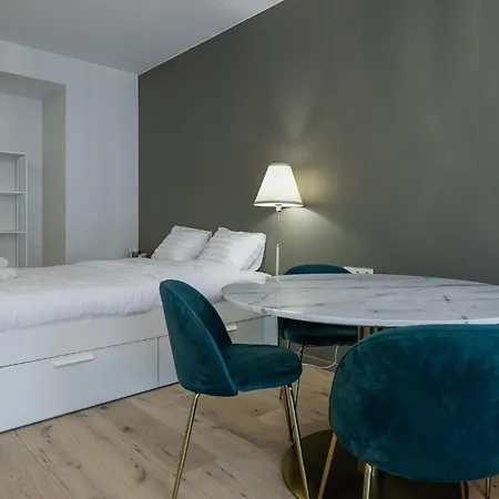 Lägenhet Luxurious Centre Flat Near Freedom Square *
