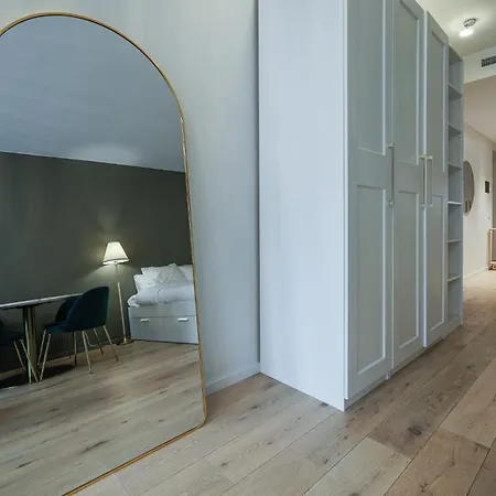 Luxurious Centre Flat Near Freedom Square