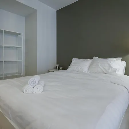 Luxurious Centre Flat Near Freedom Square Lägenhet