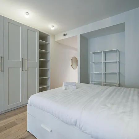 Apartmán Luxurious Centre Flat Near Freedom Square