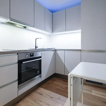 Luxurious Centre Flat Near Freedom Square Apartmán