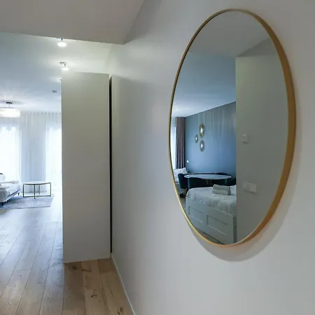 Luxurious Centre Flat Near Freedom Square Lägenhet