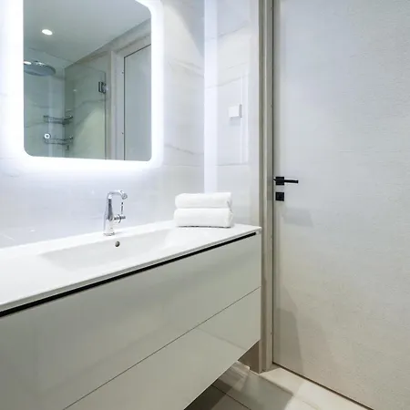 Apartmán Luxurious Centre Flat Near Freedom Square