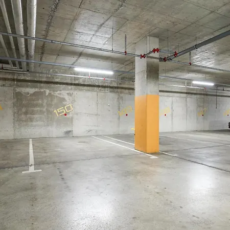 Apartmán Luxurious Centre Flat Near Freedom Square